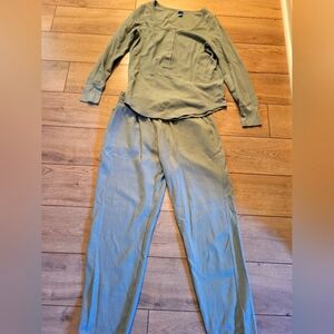 Old Navy Sage Green Waffle Knit Women's Lounge Set Size Small